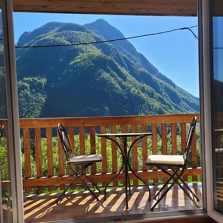 Julian Apartmán *